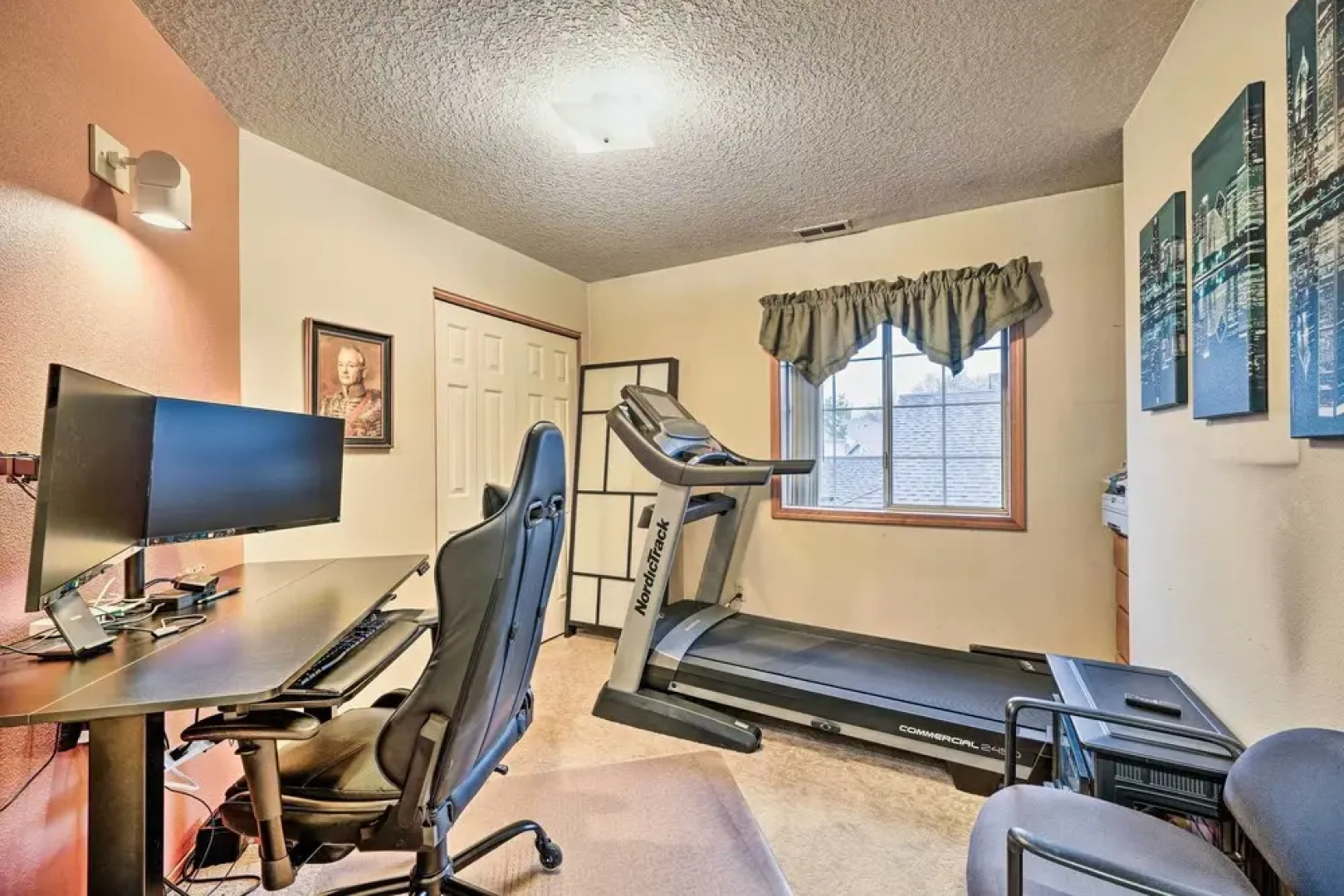 Charming Vancouver Home - Patio & Fire Pit!