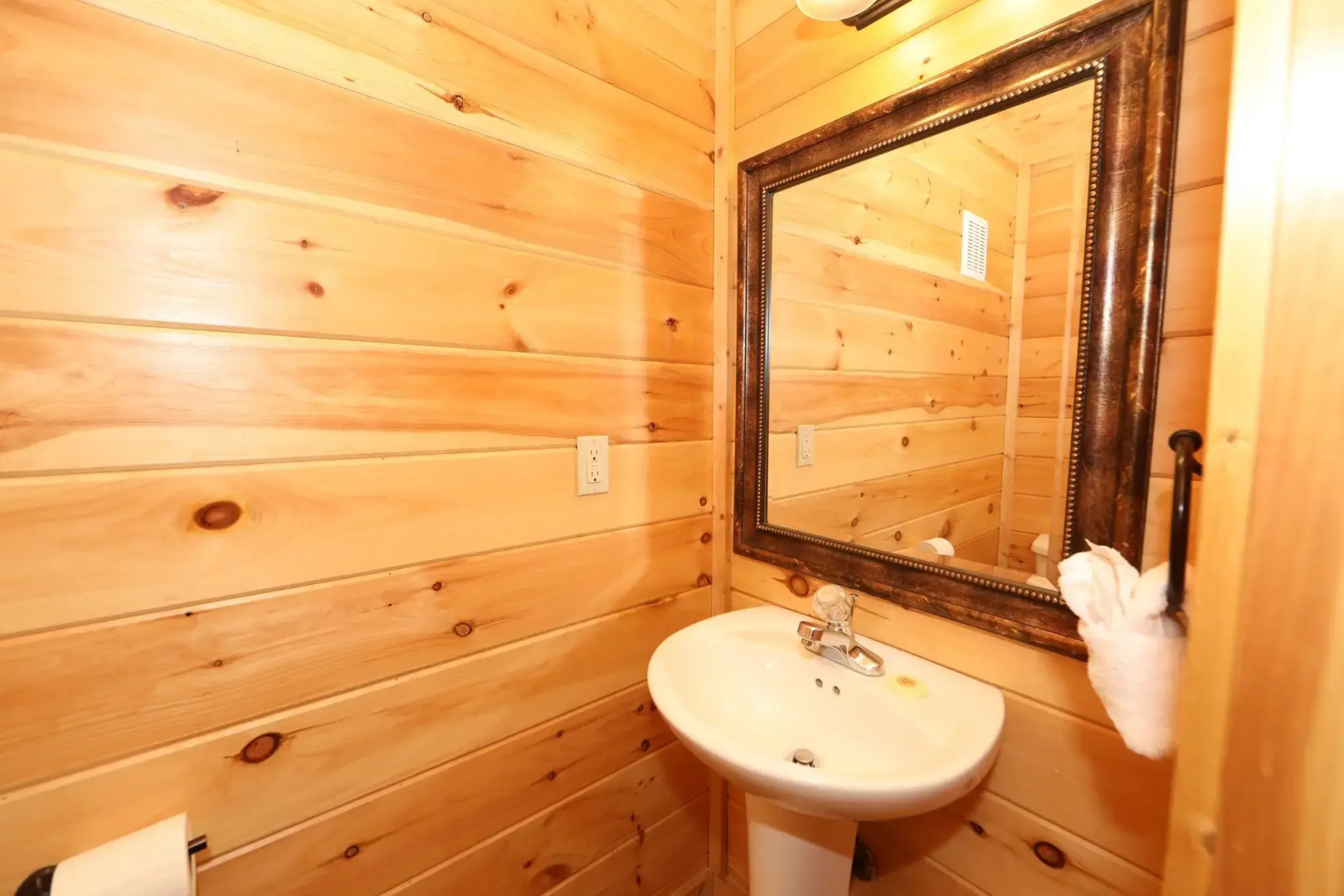 Mayberry - Three Bedroom Cabin