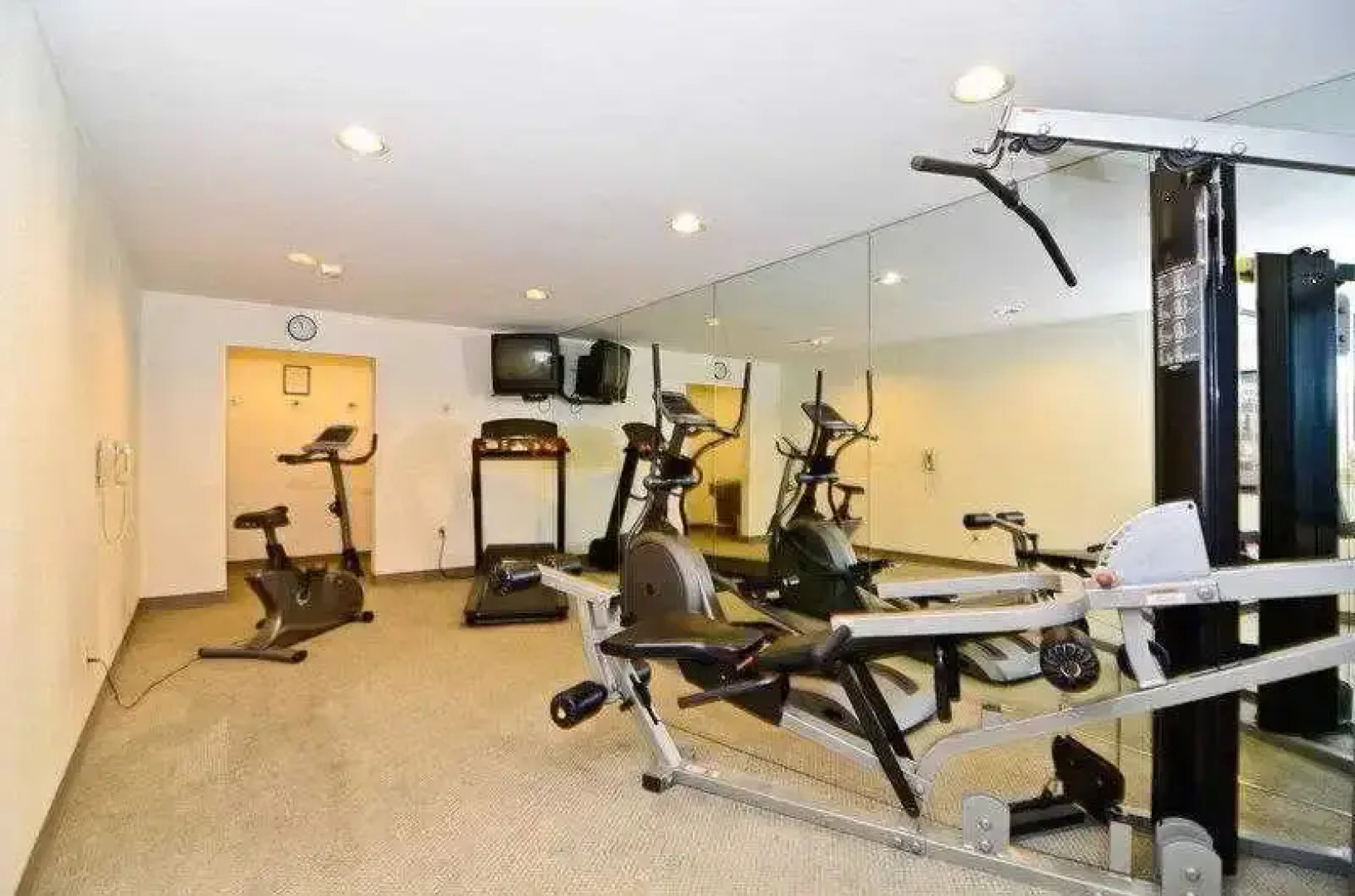 Best Western Golden Triangle Inn