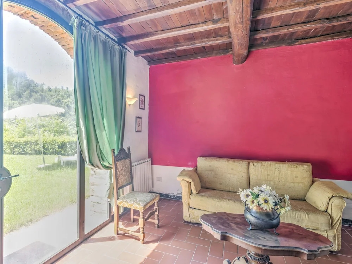 Attractive Farmhouse in Tuscany With Swimming Pool