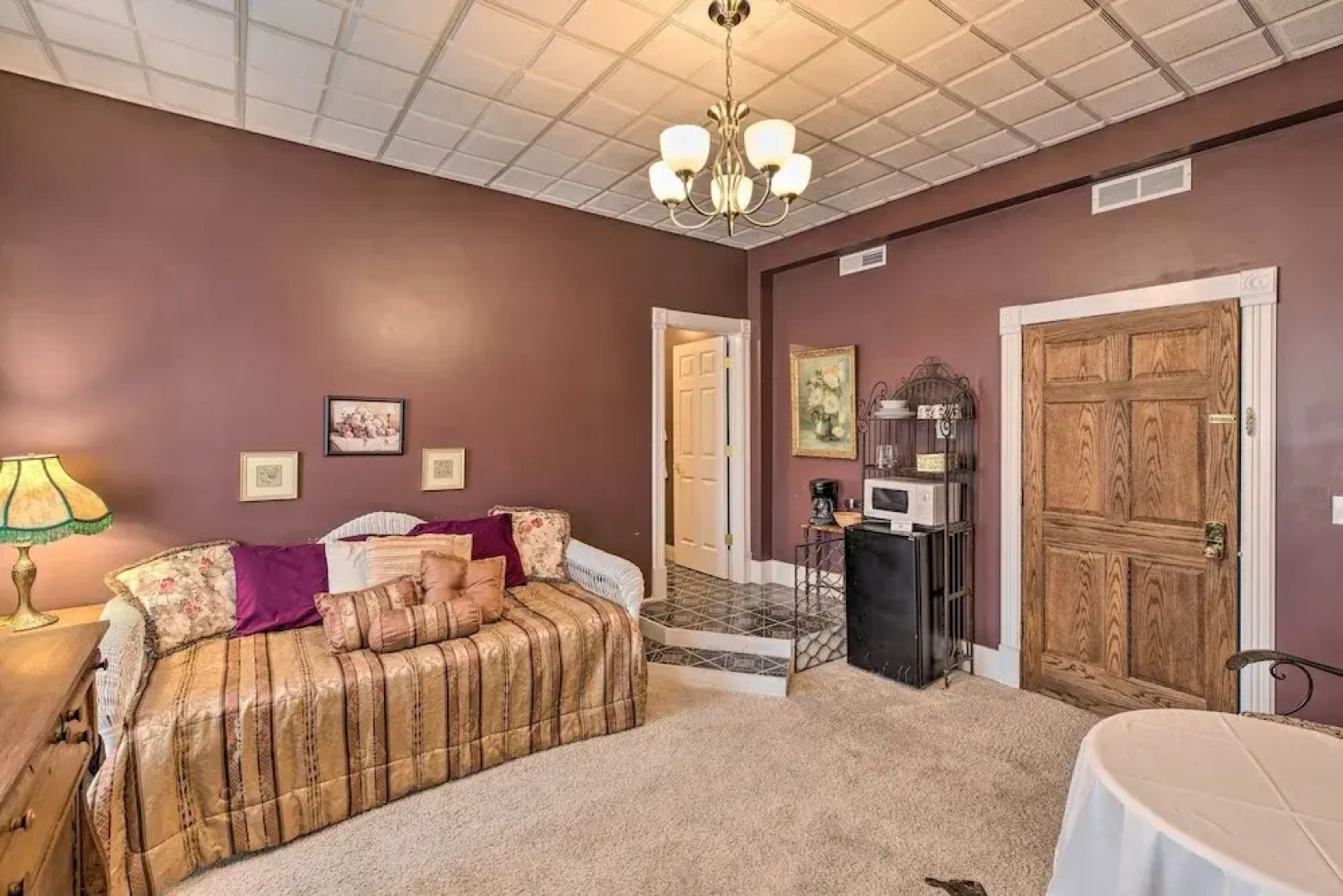 Pet-friendly Apt: 2 Blocks to Riverside Park!