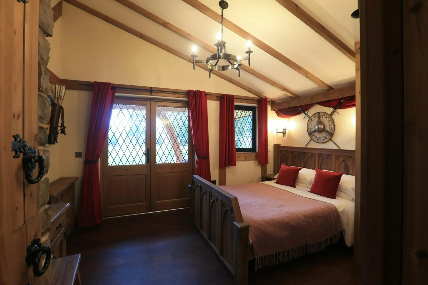 Warwick Castle Hotel and Knight's Village