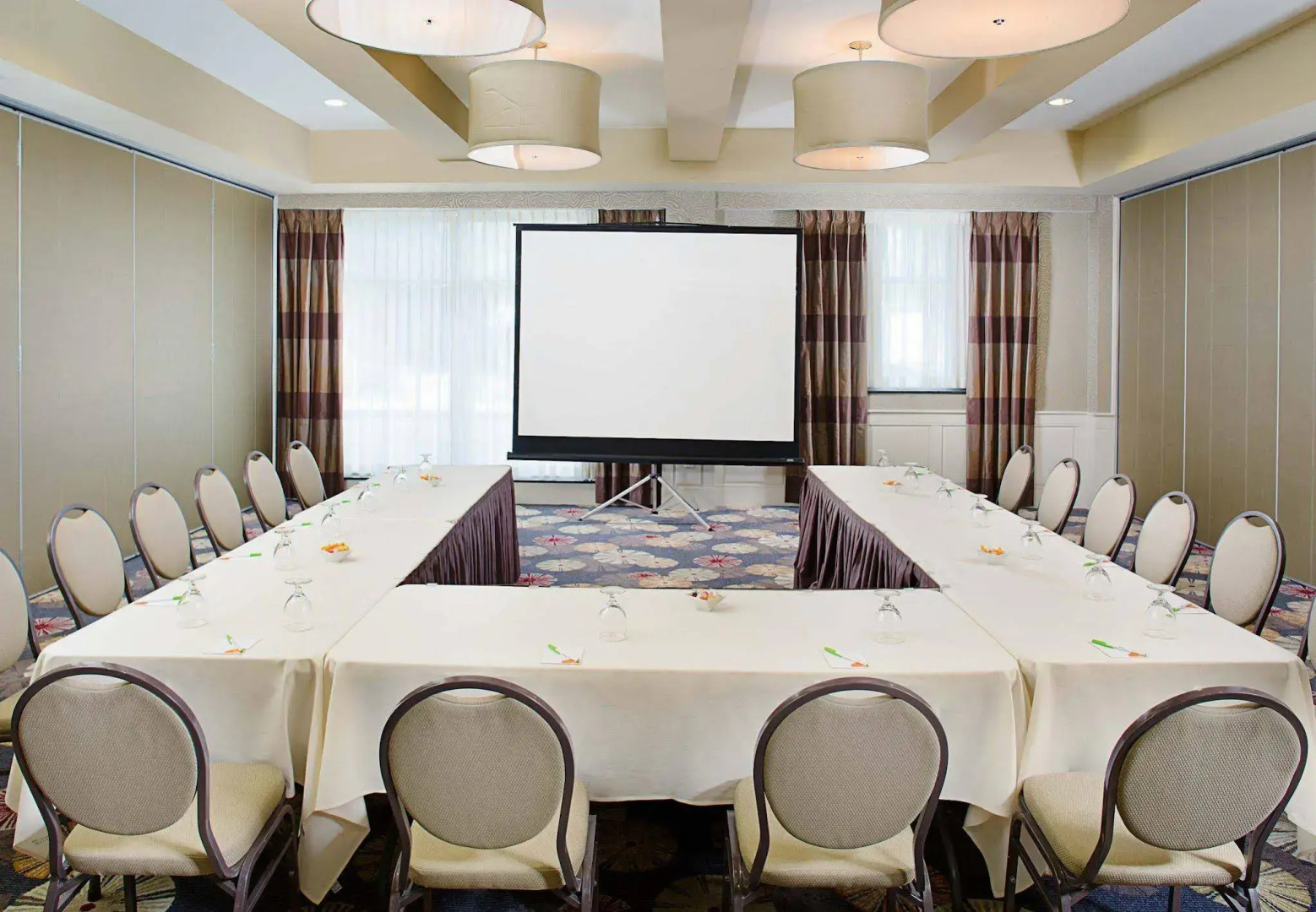 Courtyard by Marriott Keene Downtown