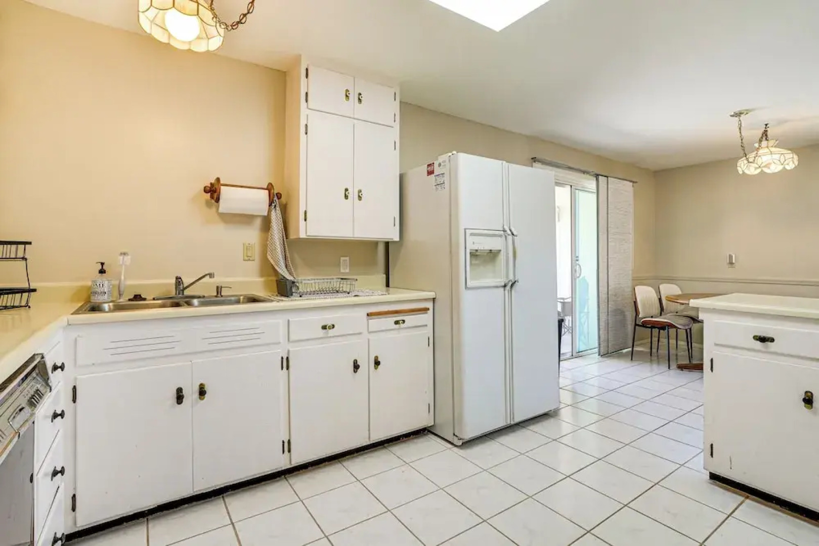 8 Mi to State Farm Stadium: Home in Youngtown