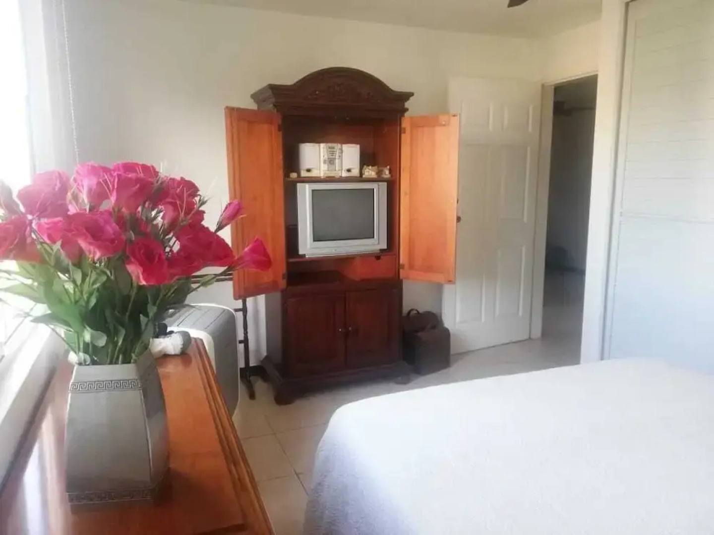 Apartment by airport on way to beach