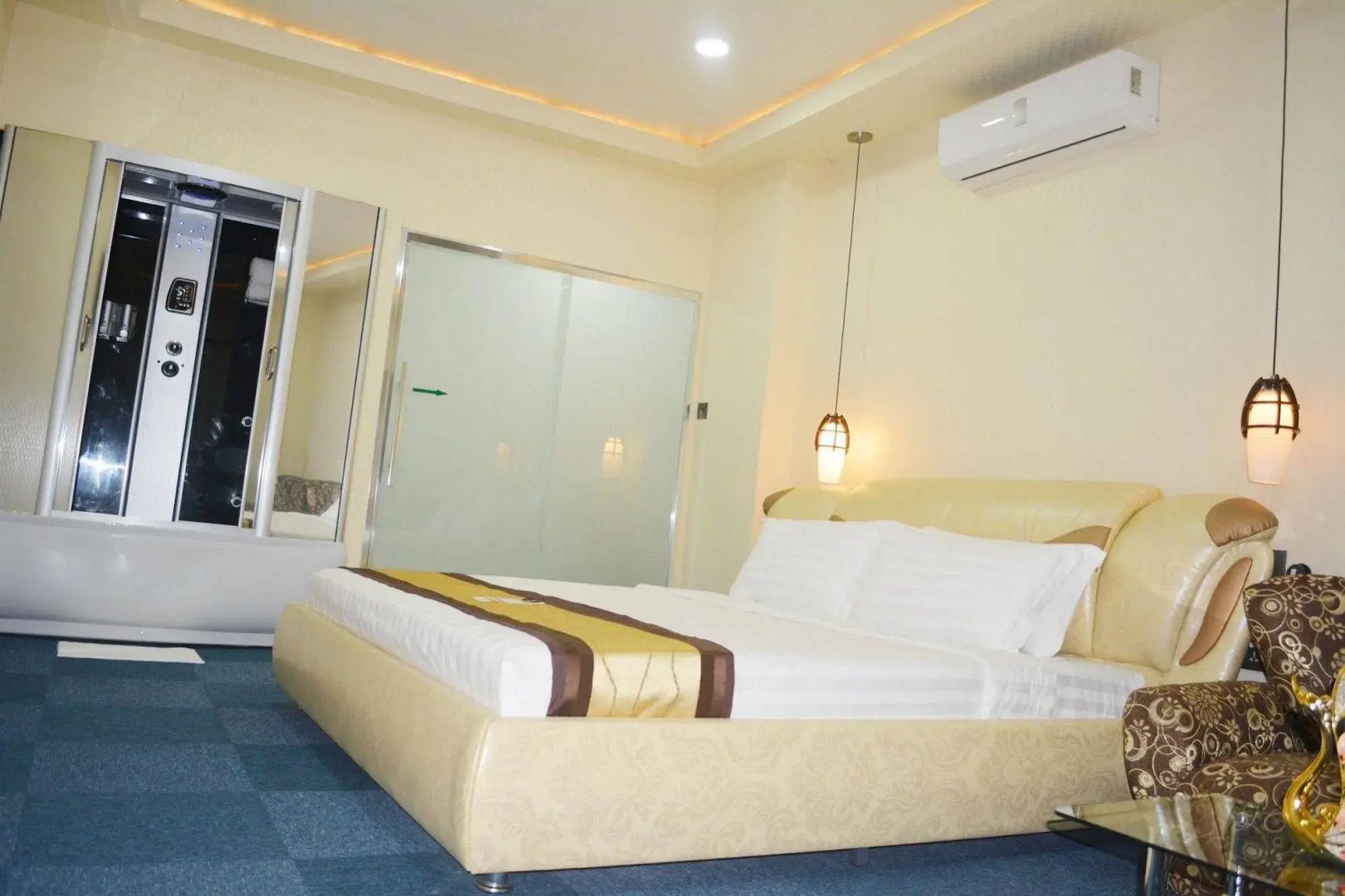 999 Hotel