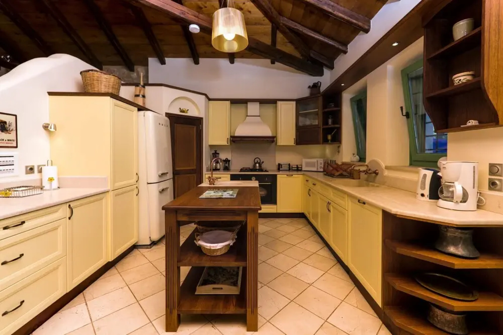 Self-catering Luxury Stone Holiday Villa With Infinity Pool and Panoramic View