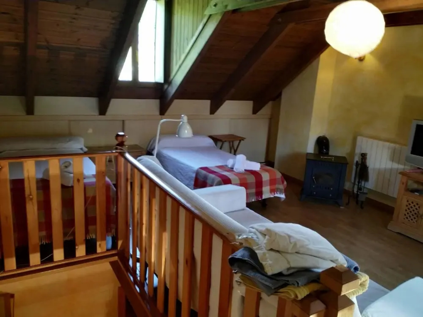 Chalet centro de escarrilla casa 7