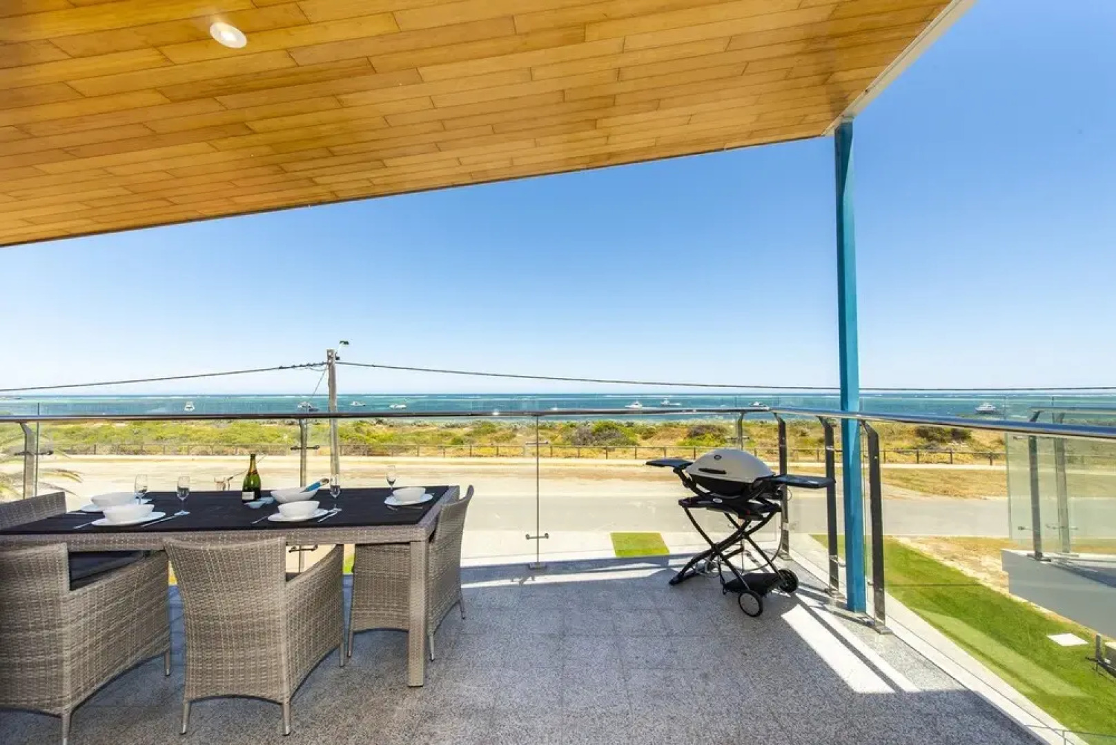 Ocean Sunset - Luxury Apartment With Ocean Views