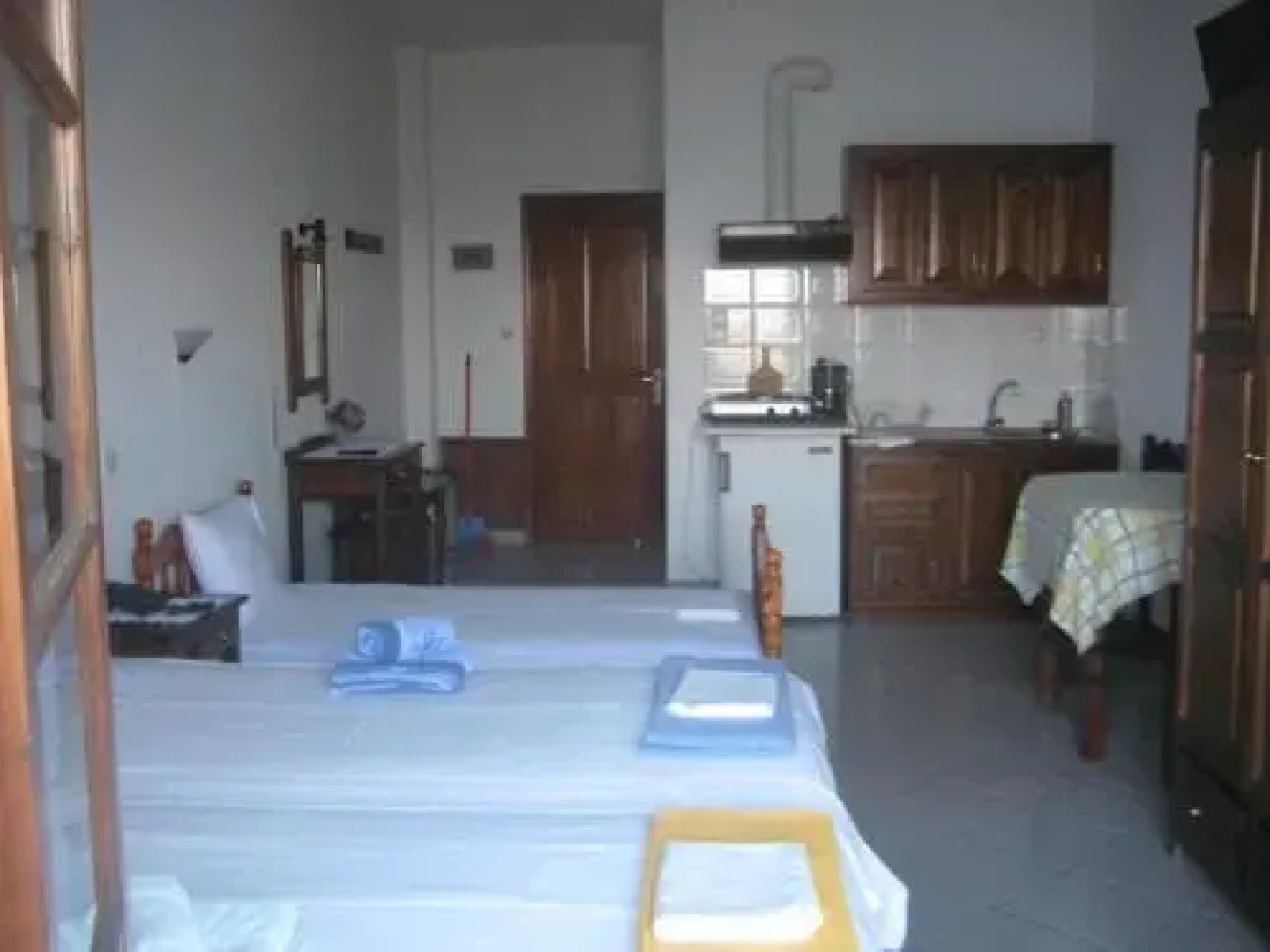 Felitsia Apartments & Studios