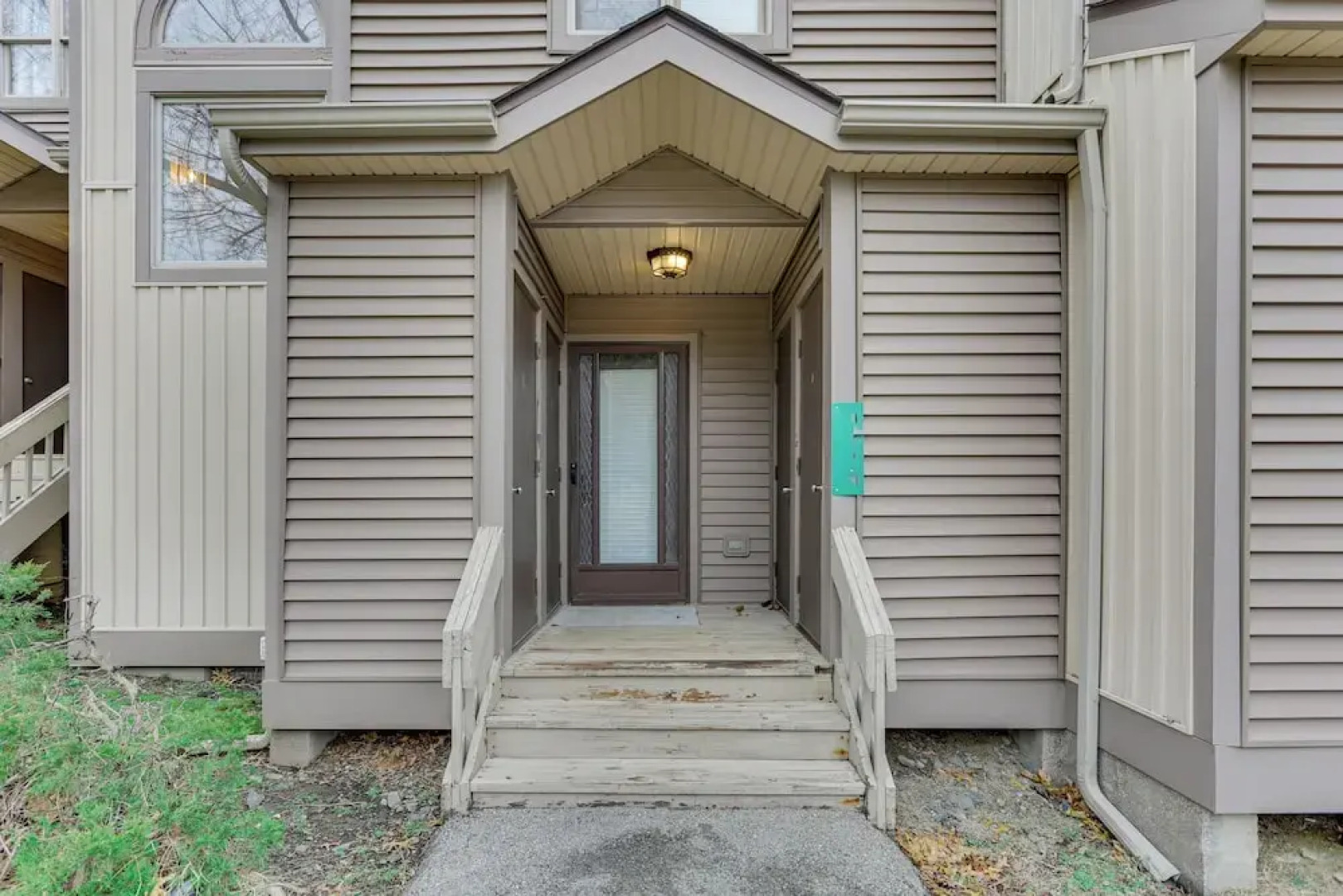 East Stroudsburg Townhouse < 1 Mi to Ski Area!