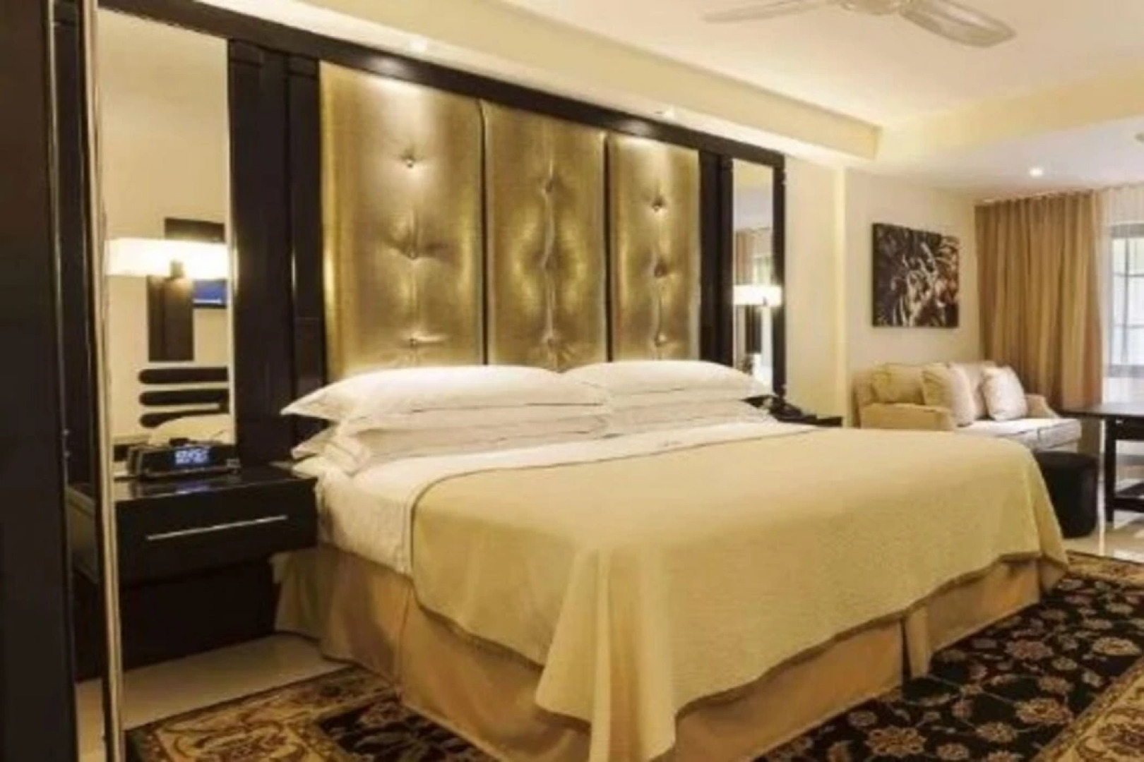 Terra Nova, BW Premier Collection