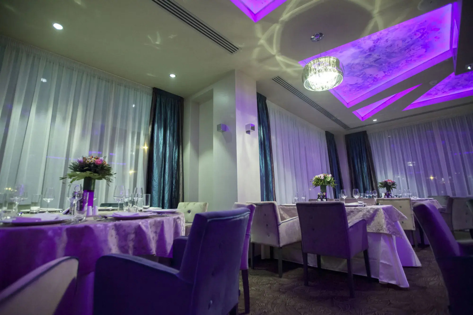 Exclusive Hotel & More