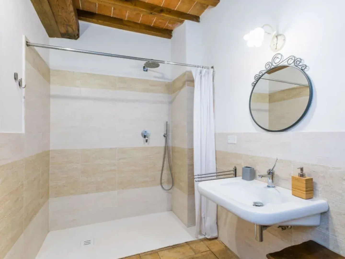 House Olea Guardistallo