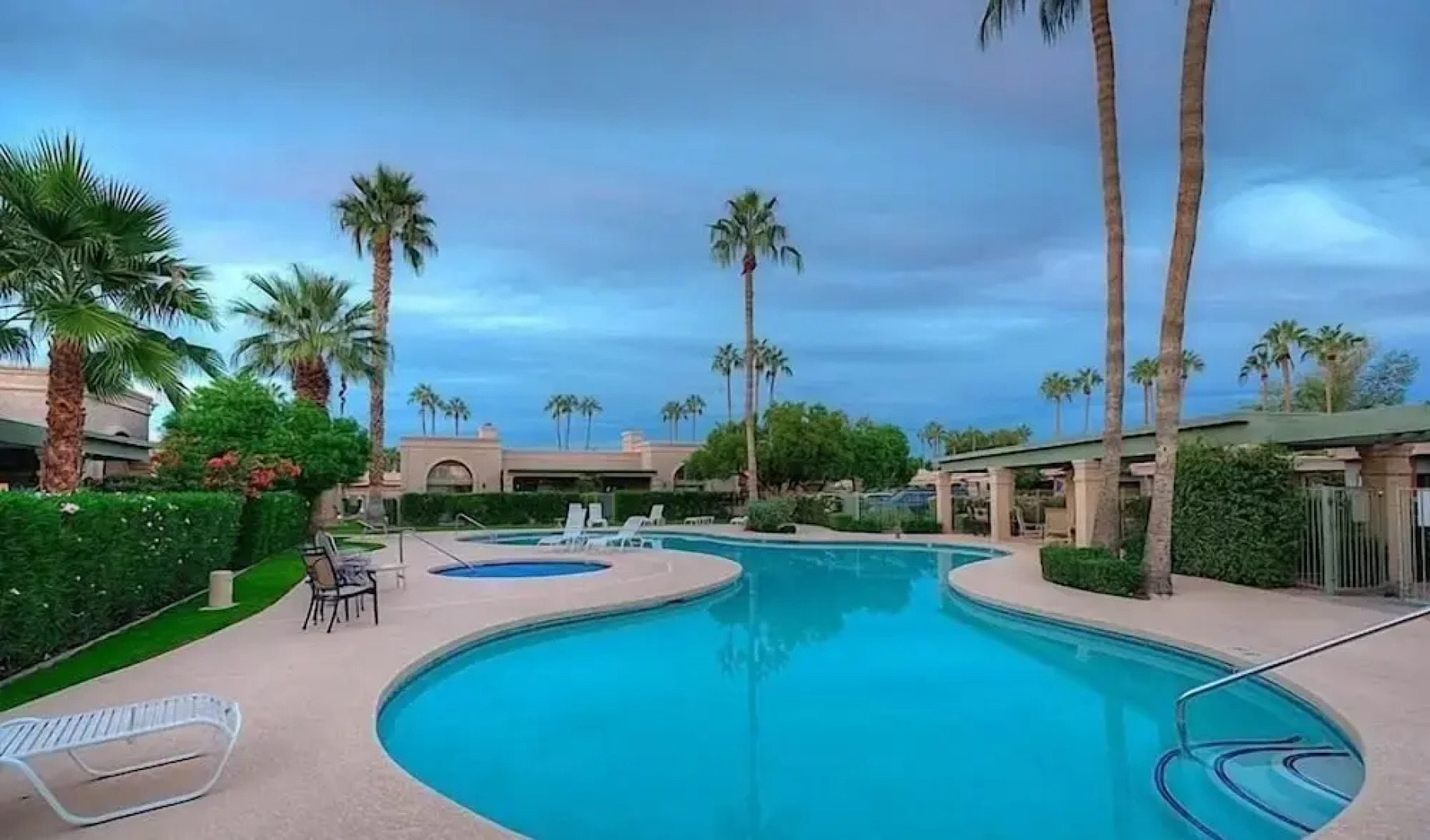 Continental Gardens By Signature Vacation Rentals