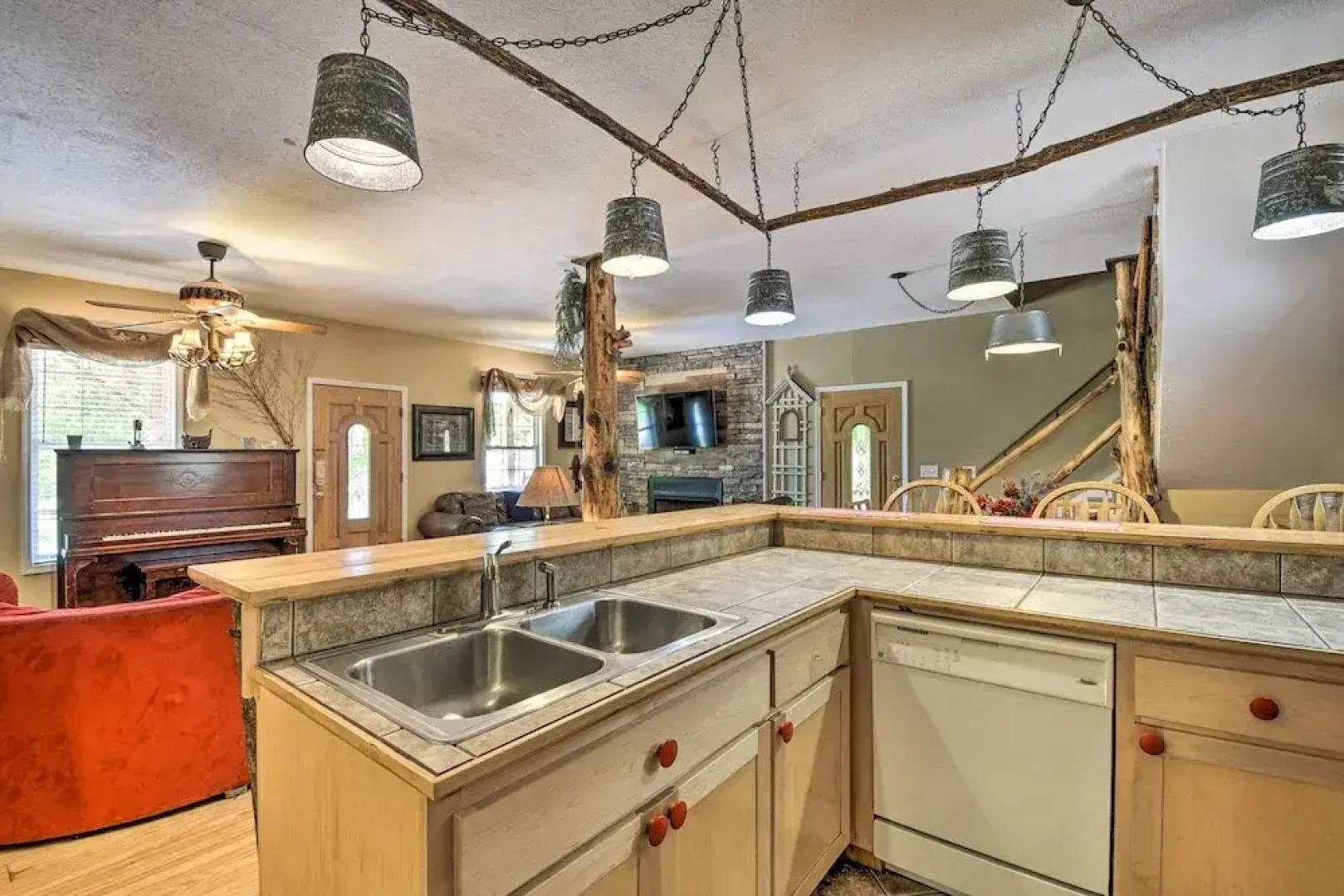 Guntersville Cabin Nestled in Kudzu Cove Resort