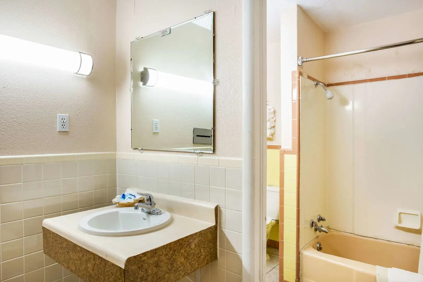 Rodeway Inn & Suites Raton