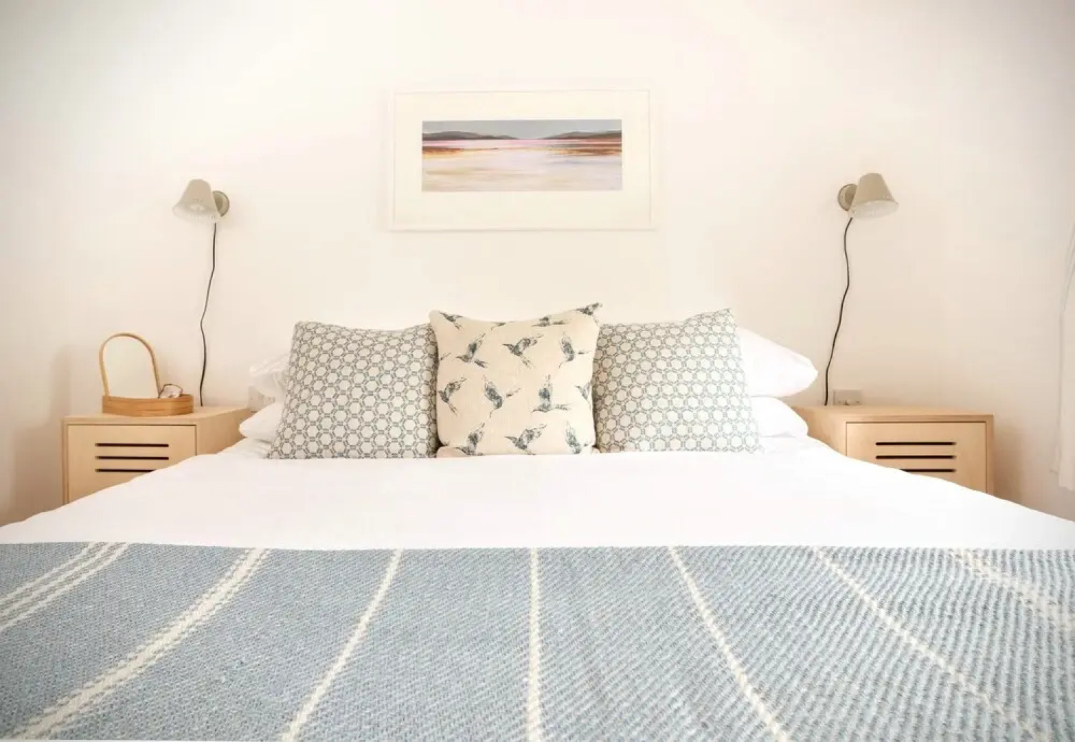 Beautiful Rural Cottage by the Coast