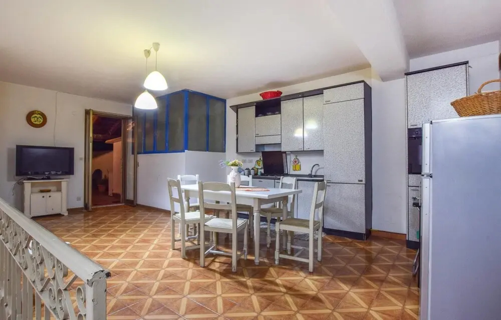 Beautiful Apartment in Gaggi With Wifi and 4 Bedrooms