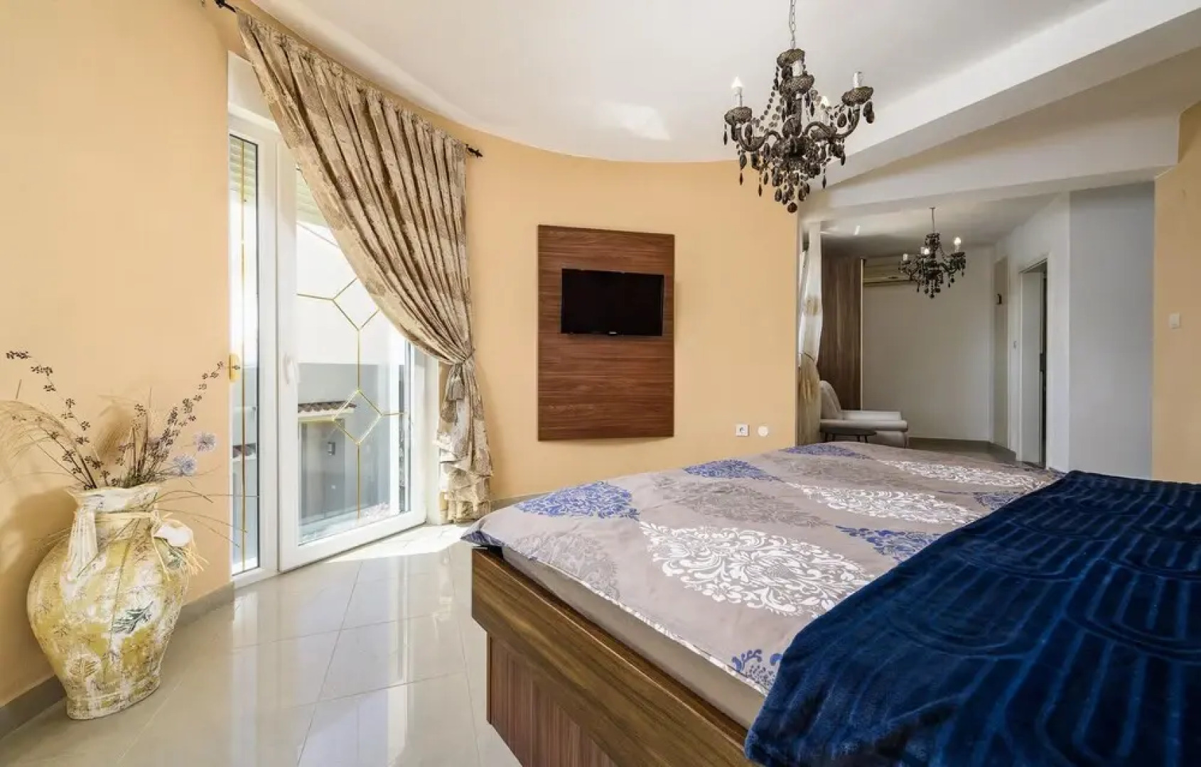 Awesome Home in Valtursko Polje With Wifi and 12 Bedrooms