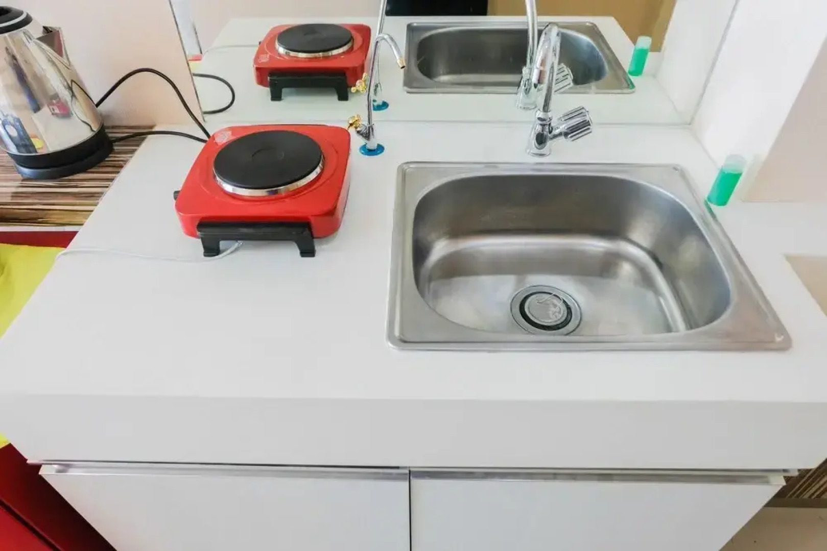 Minimalist Studio Tree Park Apartment near ICE BSD