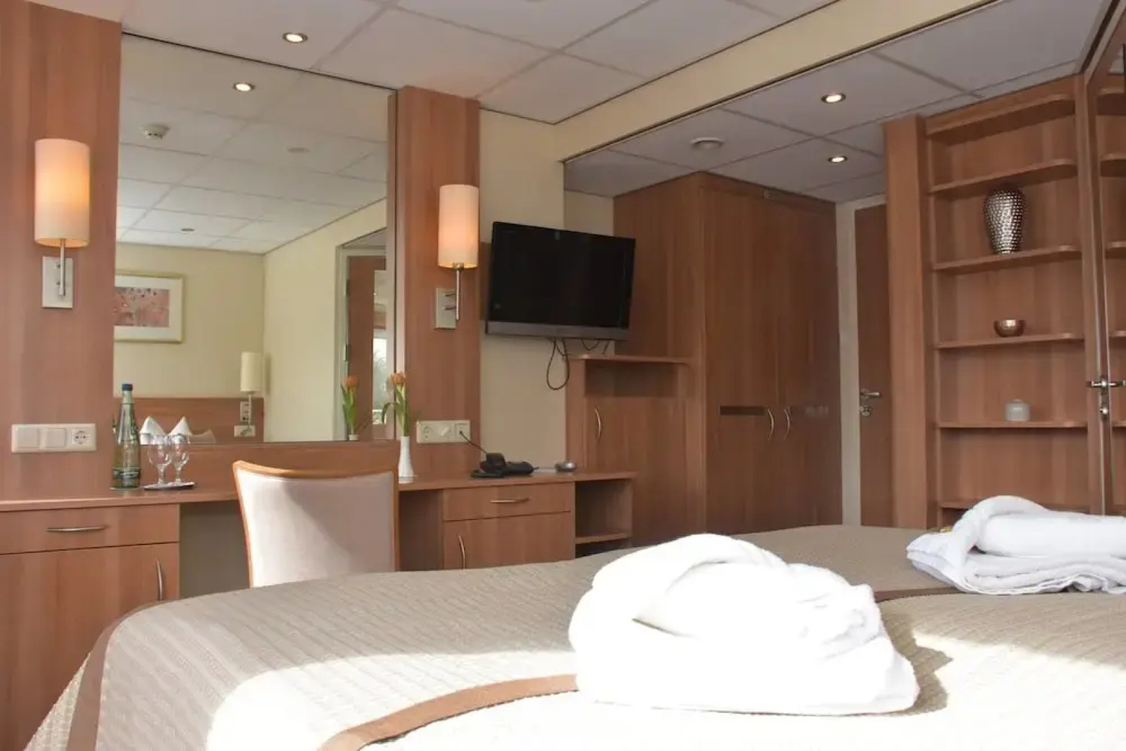 Hotelkabinenschiff Junker Jörg