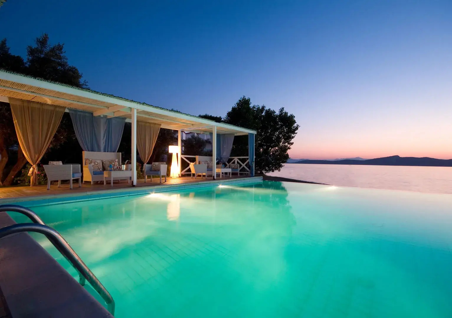 Venus Beach Bungalows Hotel