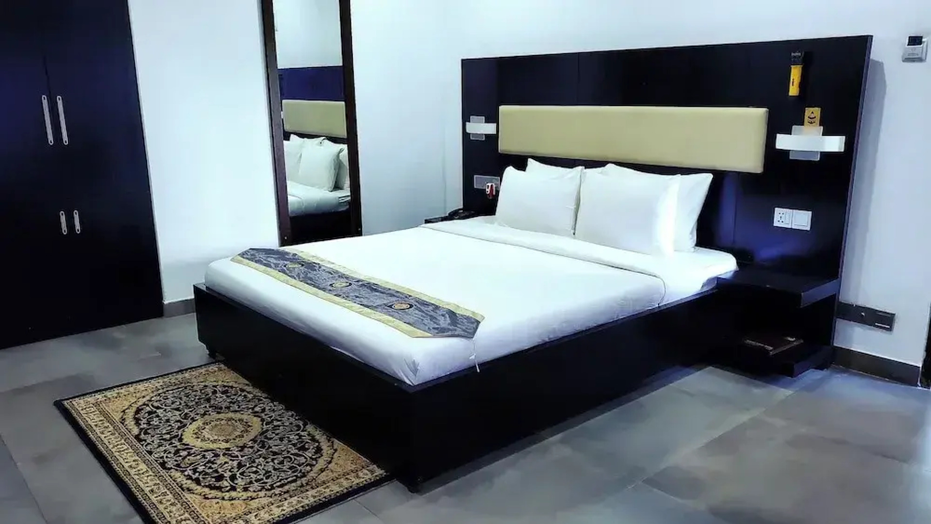 Kokomo Sunset Resort