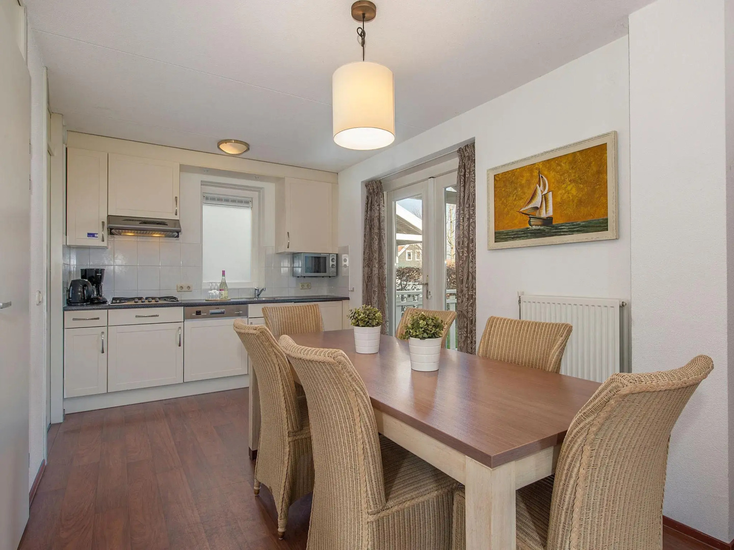 Villa with whirlpool and fireplace near the Grevelingen Lake