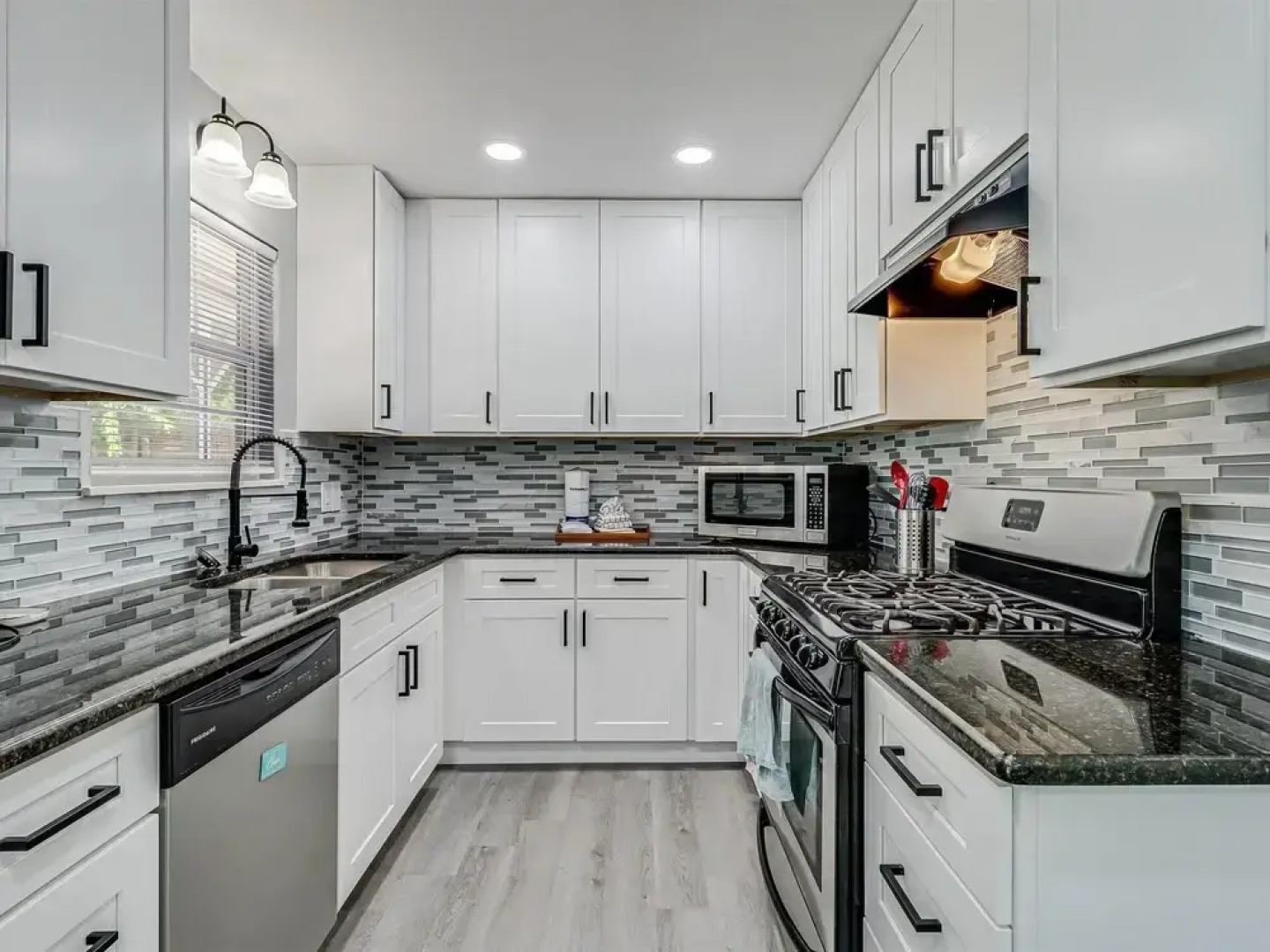 Just Beachy Ap164 4 Bedroom Home by RedAwning