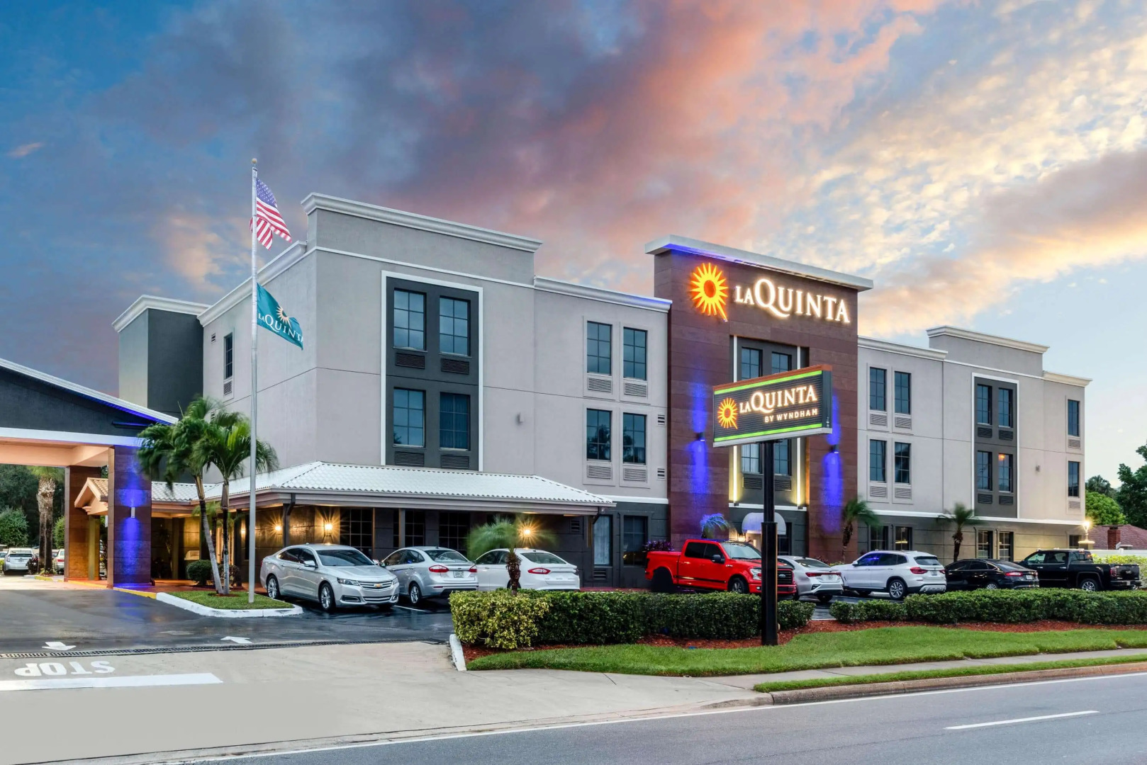La Quinta Inn & Suites by Wyndham St. Petersburg Northeast