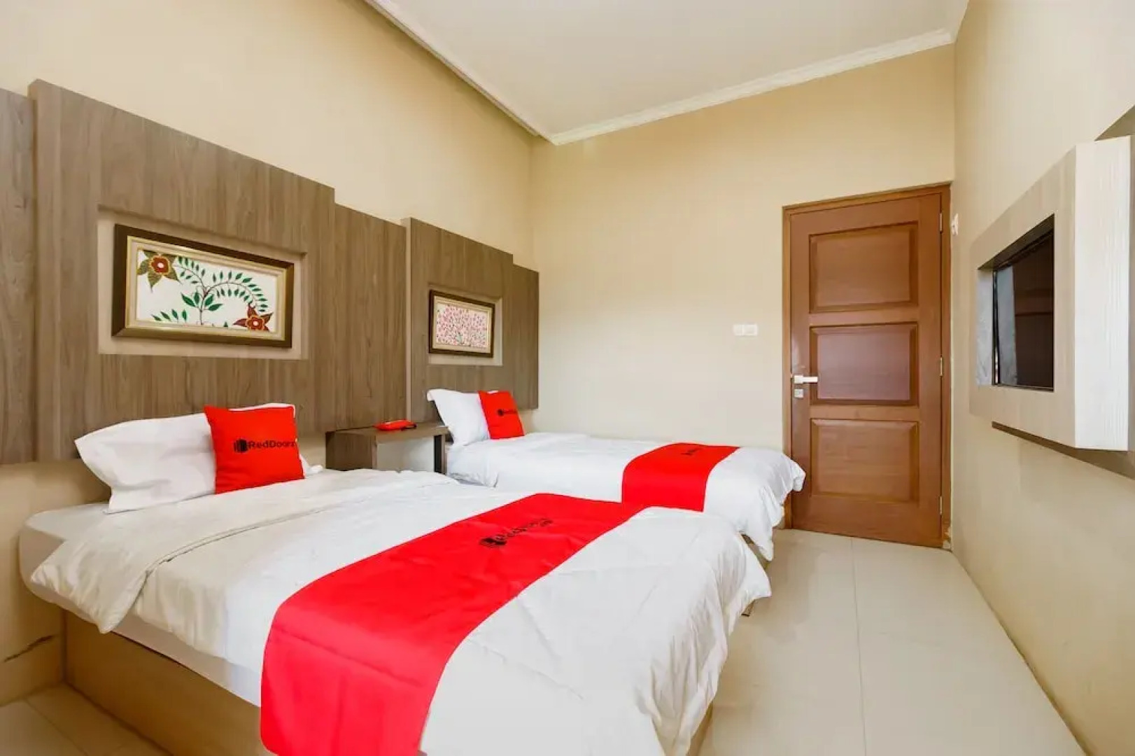 Montana Hotel Kuningan by RedDoorz