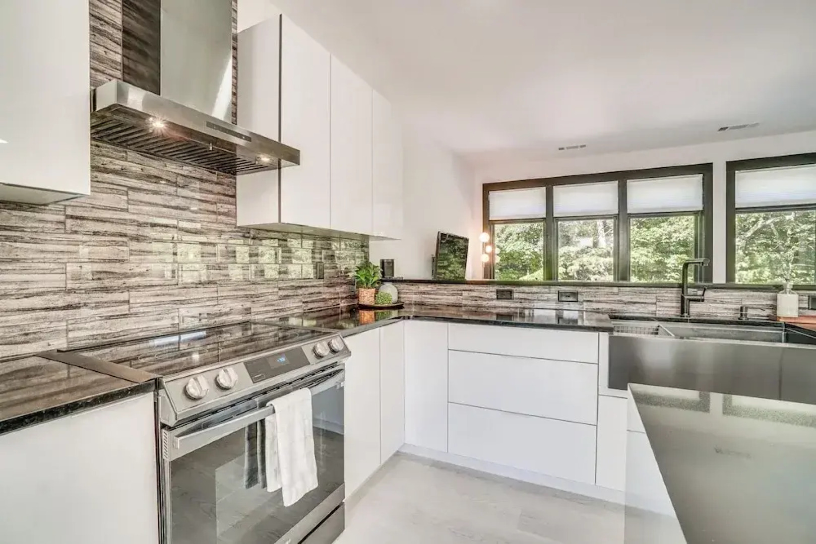 Luxury Modern Home on Golf Course w/ Game Room!