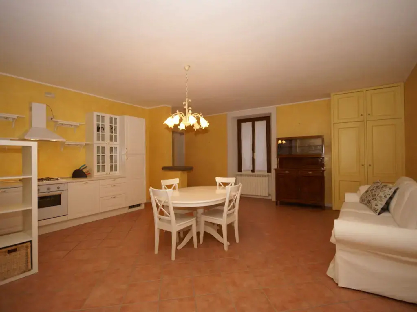 Snug Apartment in Monticelli Brusati near lake Iseo