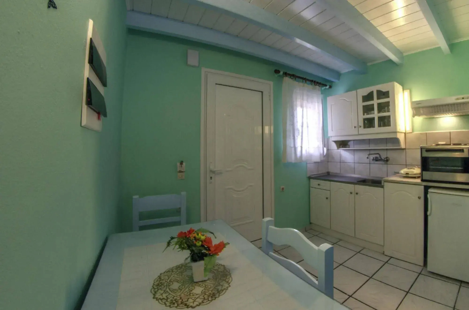 Eleni Family Apartments