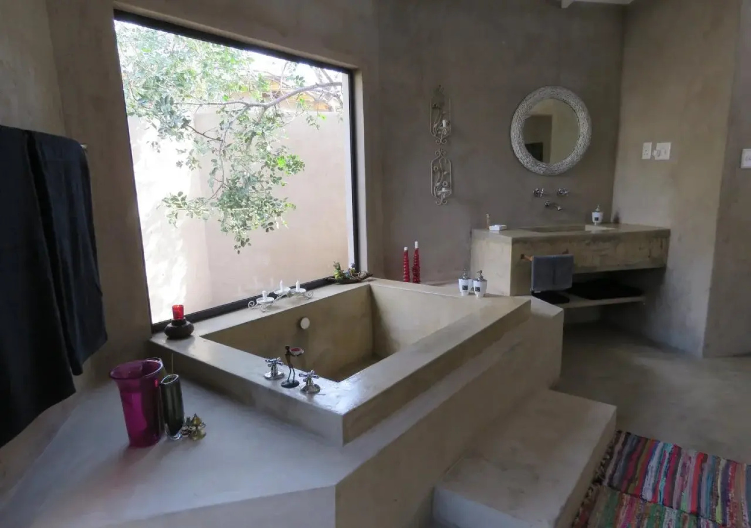 Foxy Crocodile Bush Lodge & Kruger Safari's - No Loadshedding