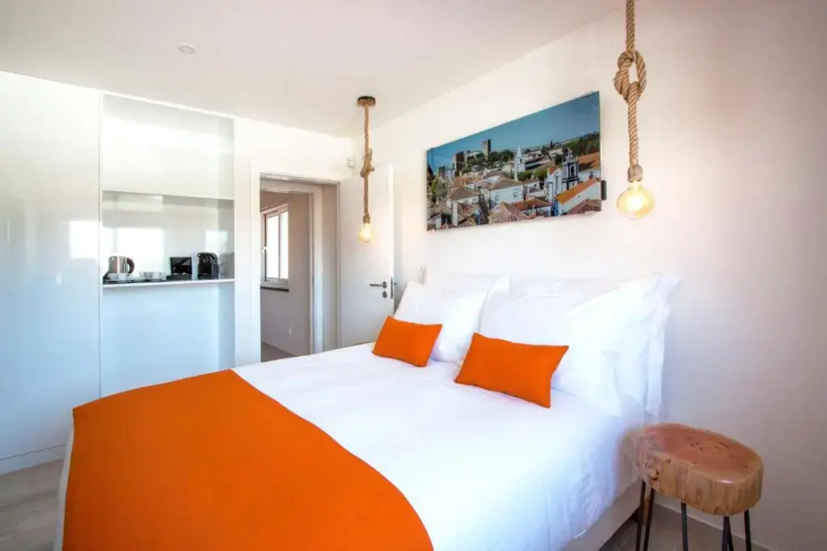 Hillside House Suites & Spa