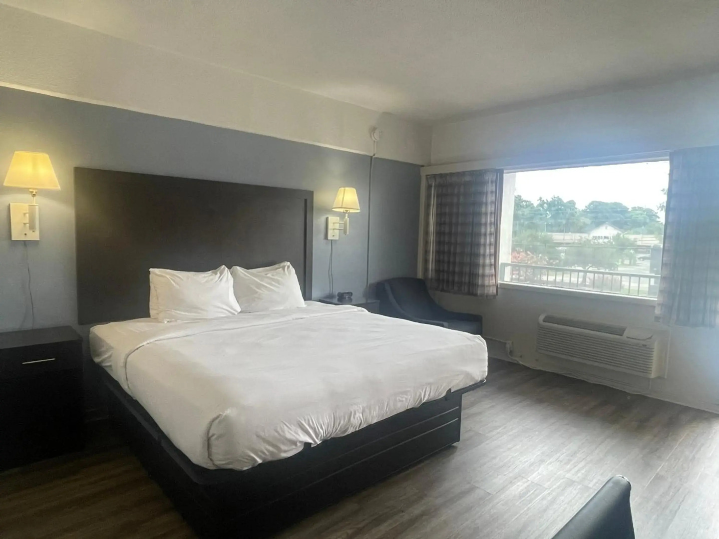 Motel 6 Norfolk, VA – East Little Creek