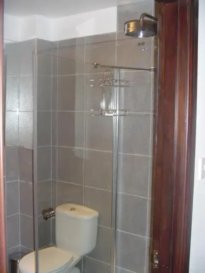 Aaron Glen Guest Apartments