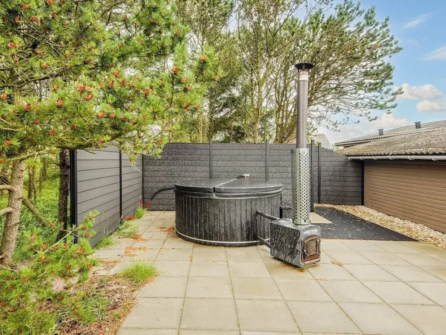 Dune Escape With Games and Wifi-by Traum