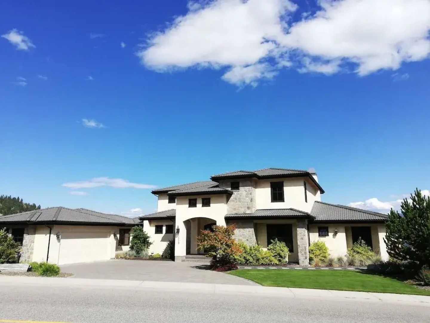 Mission Hill Lake View Villa