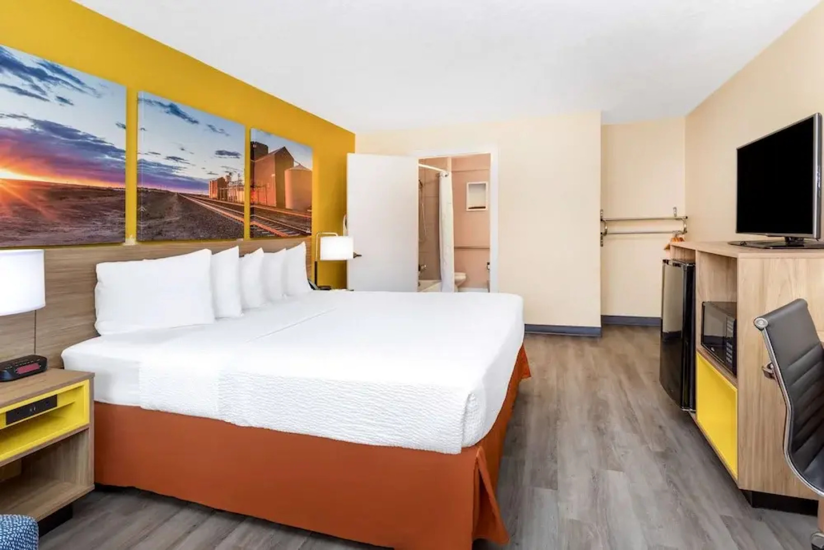 Days Inn & Suites Clovis