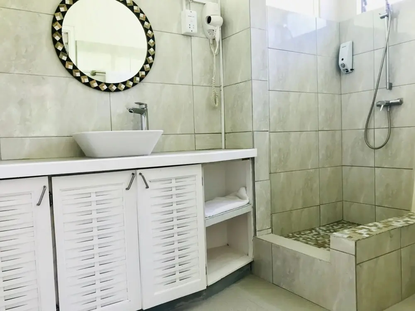 Bougainvillea Apartments