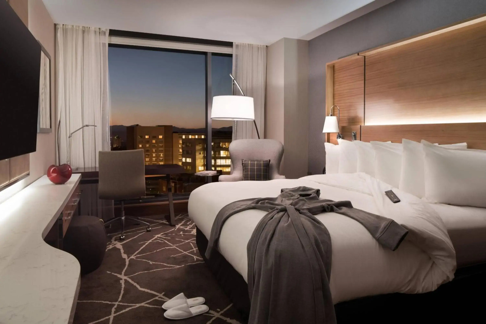 The Jacquard, Autograph Collection