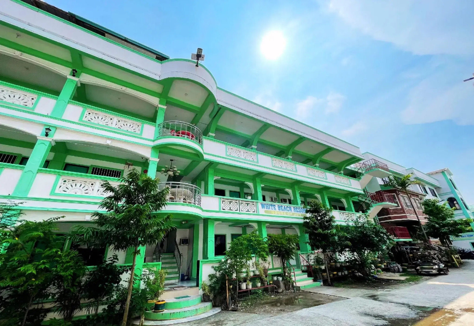 White Beach Resort Puerto Galera powered by Cocotel