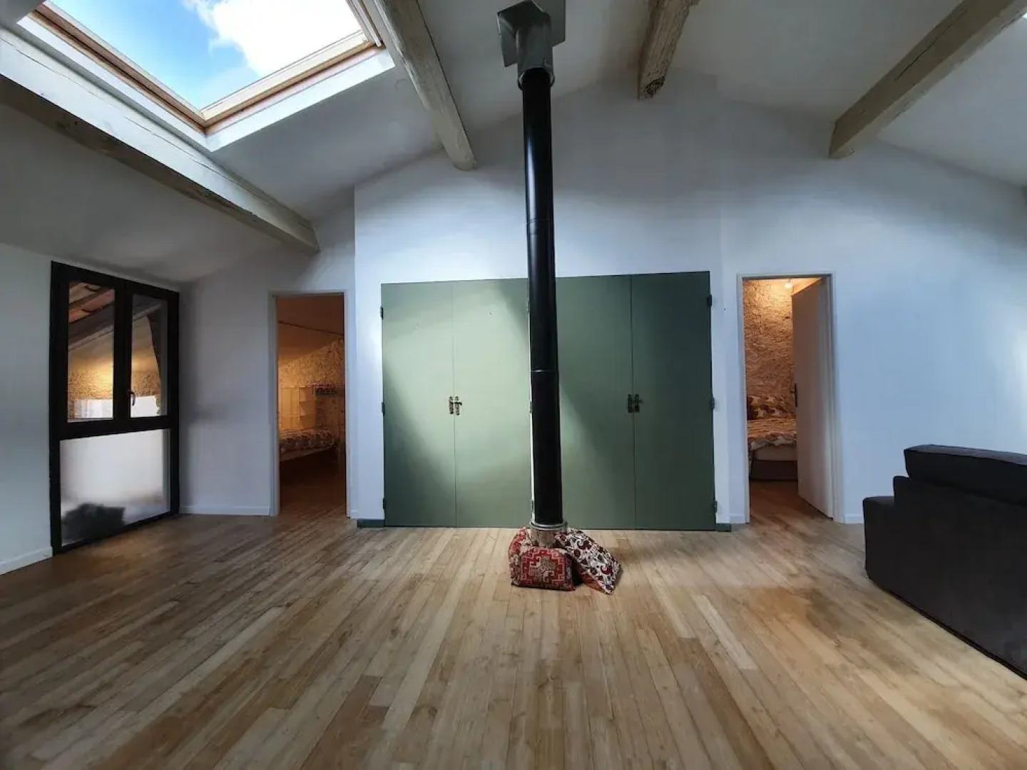 Modern Holiday Home in Olonzac with Private Swimming Pool