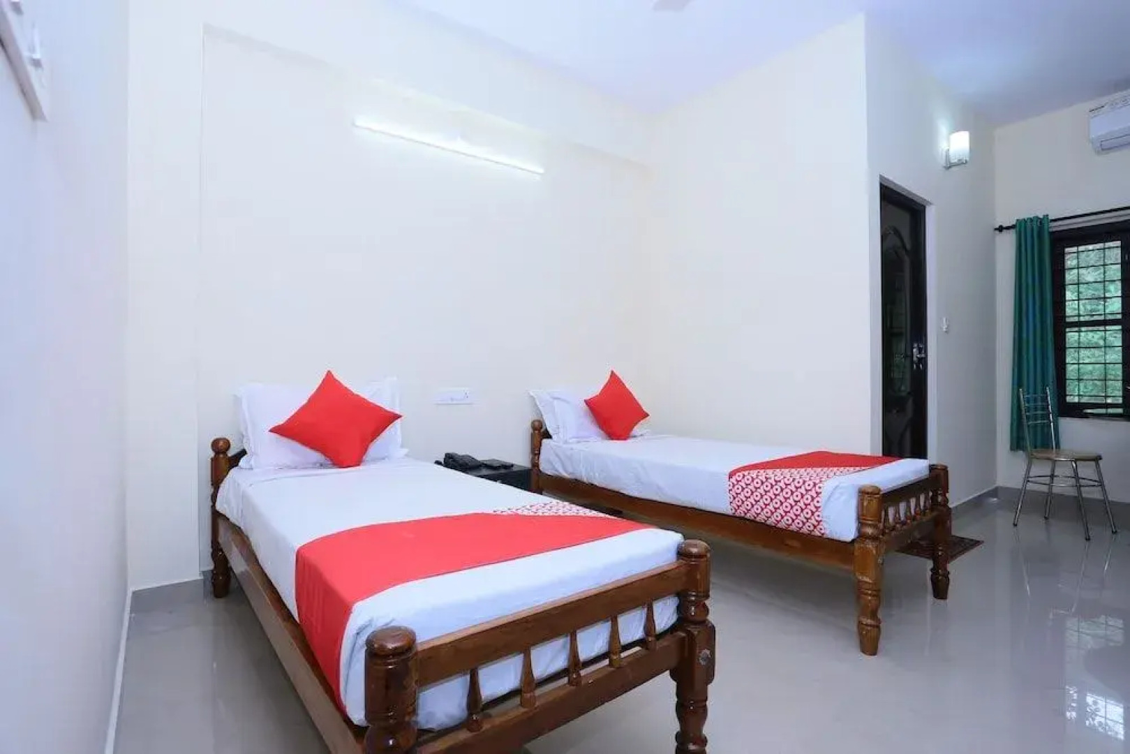 OYO 24129 Panackal Inn