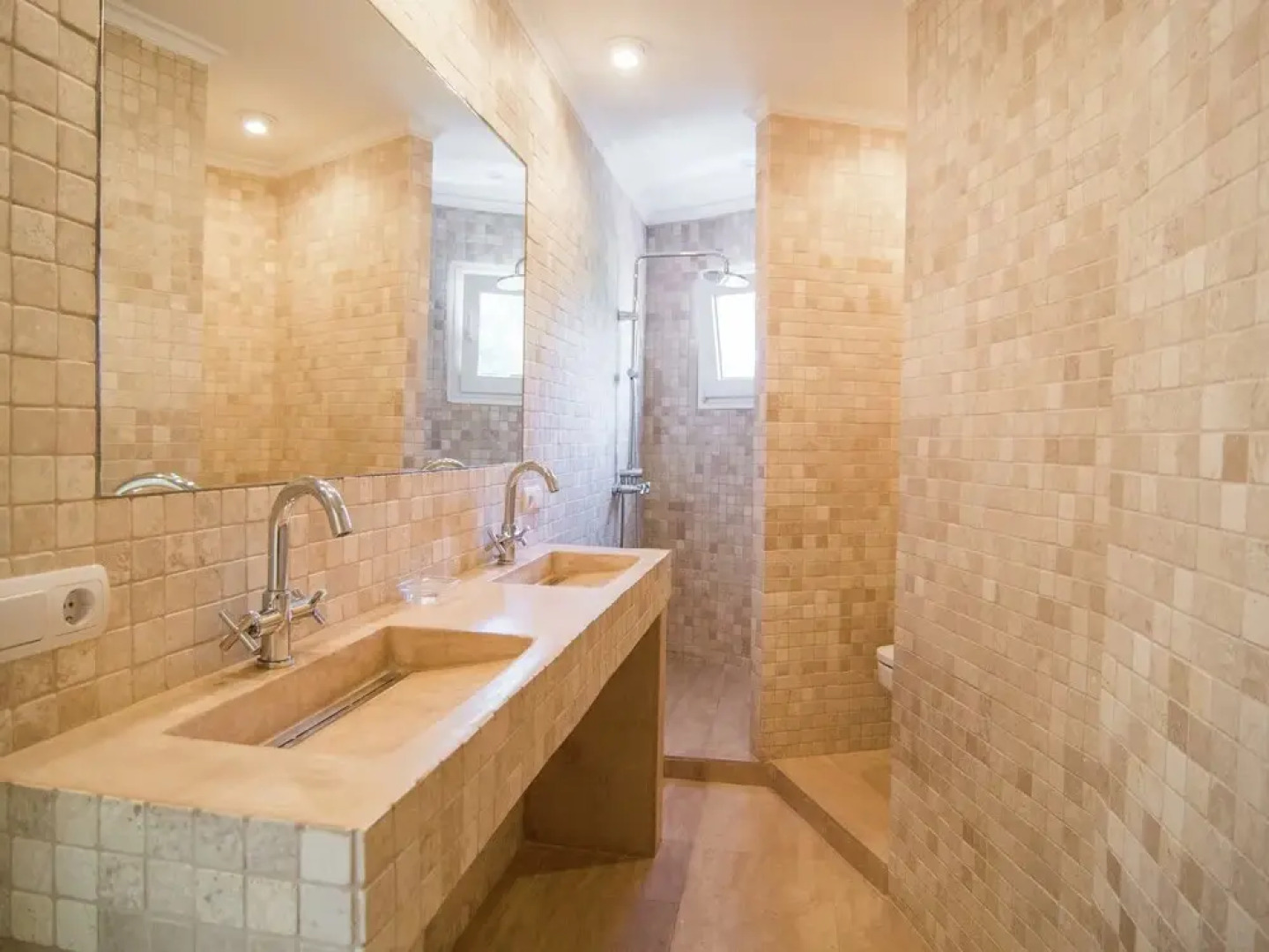 Stunning, Spacious Villa Within Walking Distance of the Charming Village of San Carlos