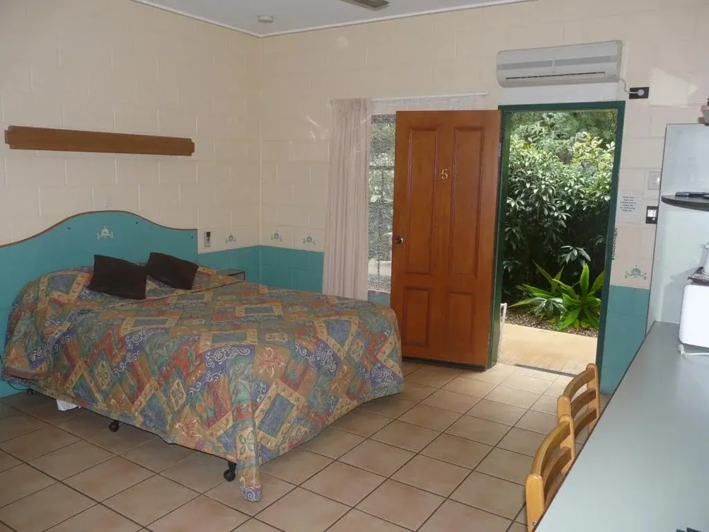 Curtain Fig Tree Motel