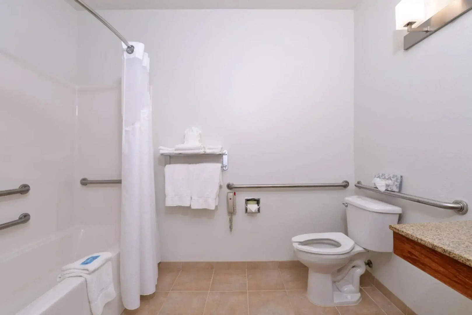 Holiday Inn Express & Suites Omaha West by IHG